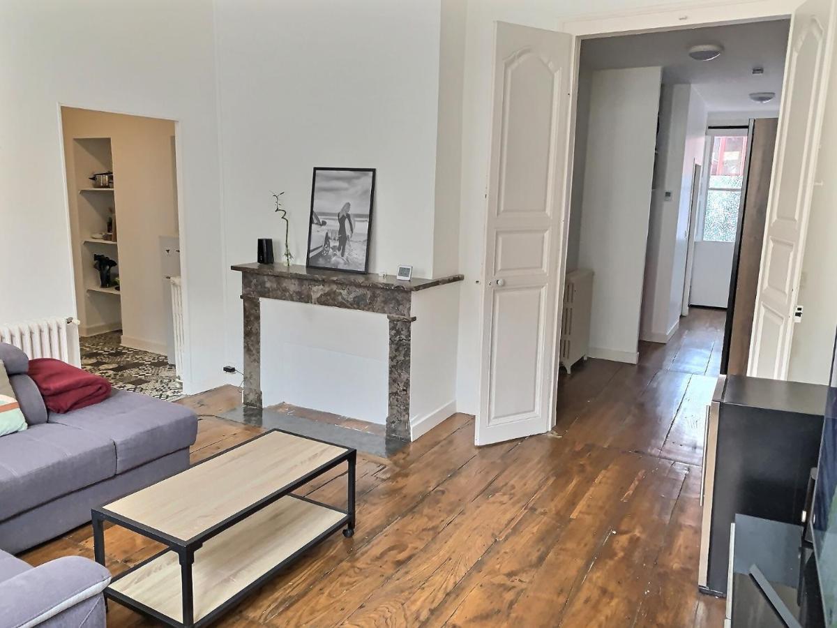 Apartamento Wonderhost, Superbes Volumes Et Charme De L'Ancien Pau Exterior foto